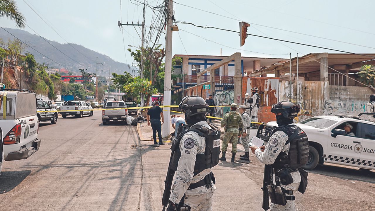 TERROR. Vecinos de la colonia Renacimiento alertaron a las autoridades del hallazgo de cuatro cuerpos.