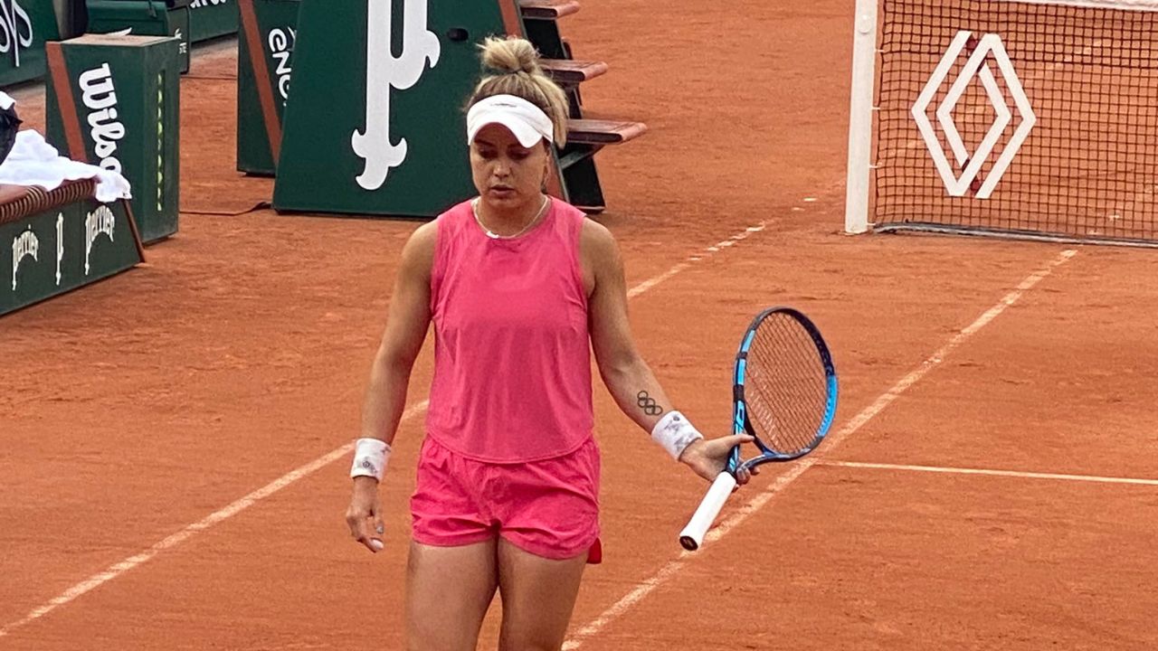 Sin poder extender su estadía en el torneo estelar de arcilla en Roland Garros, luego de caer eliminada en primera ronda ante la norteamericana Madison Keys