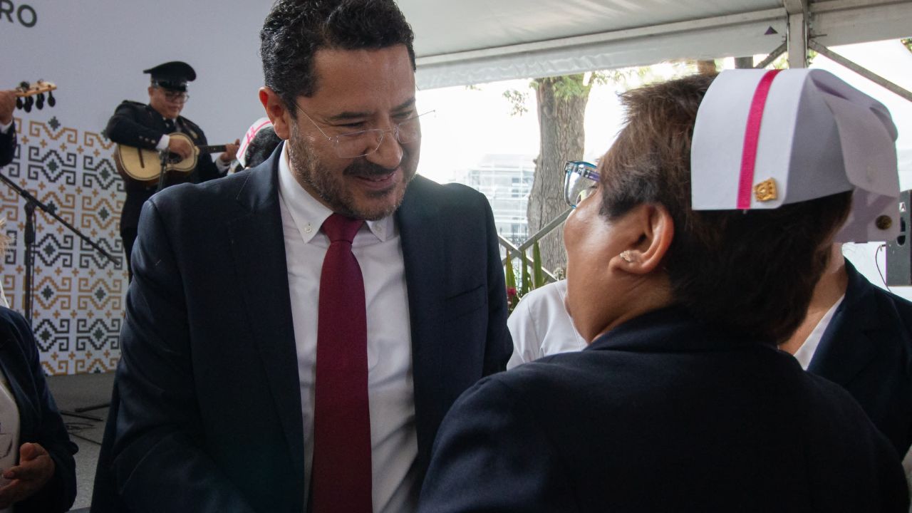 Festejo. Con mariachi, Martí Batres destacó la importancia de los profesionales de salud, quienes, apuntó, fueron un punto clave para la atención de la ciudadanía durante la pandemia de Covid-19.