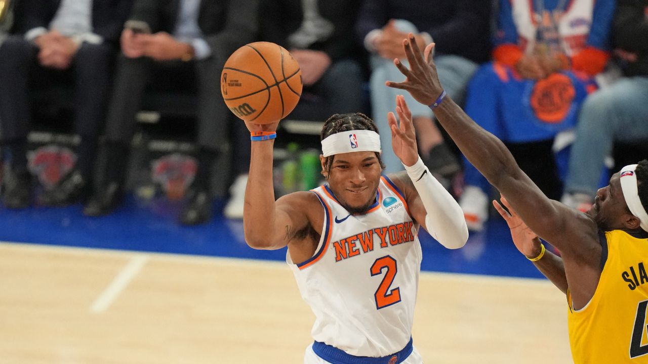 Con un cierre de alarido y una diferencia de apenas cuatro puntos entre ambos, los Knicks de New York ganaron el primer juego de la ronda semifinal en la Conferencia Este ante los Pacers de Indiana