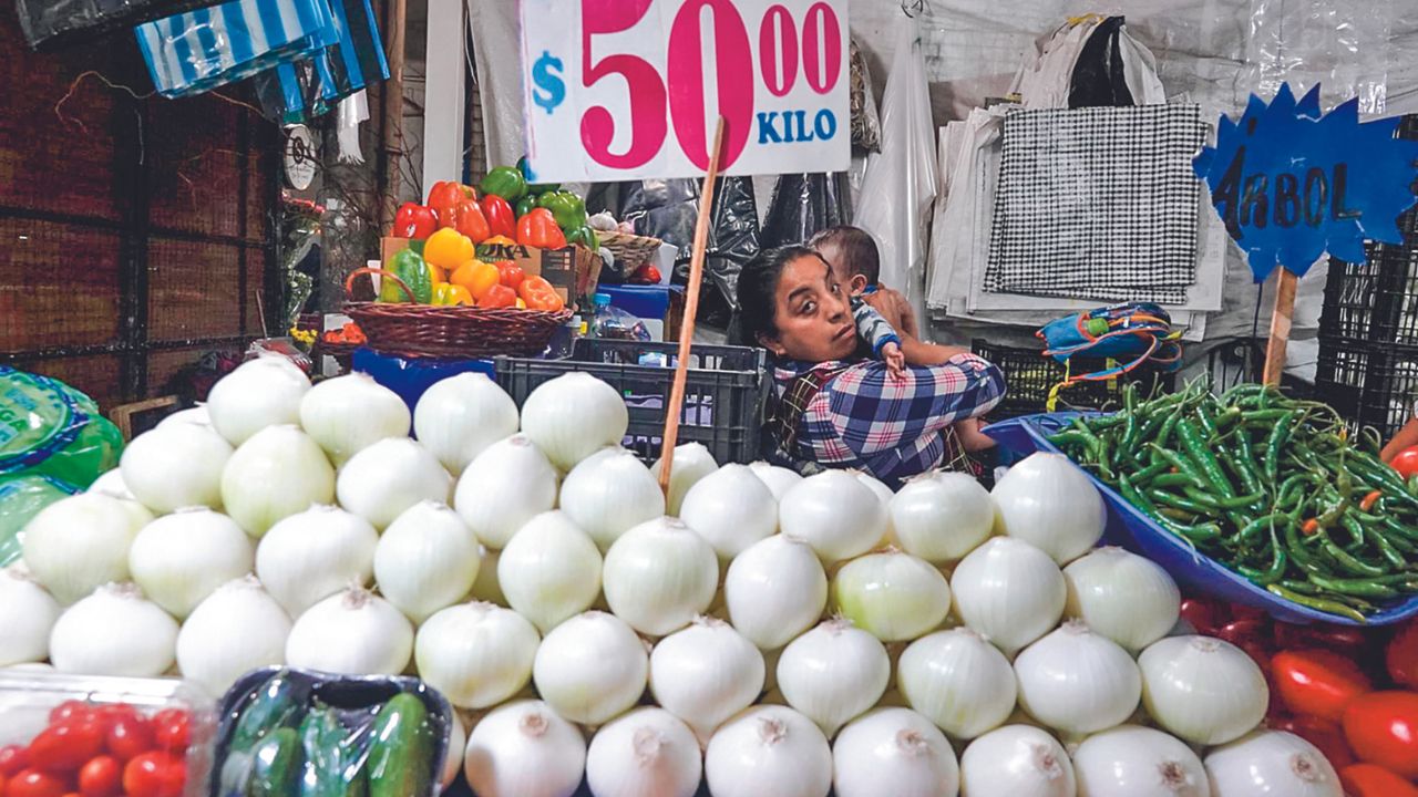 La inflación al consumidor durante abril de 2024, creció a 4.65% a tasa anual, acelerándose por segundo mes consecutivo ante las presiones en el índice no subyacente