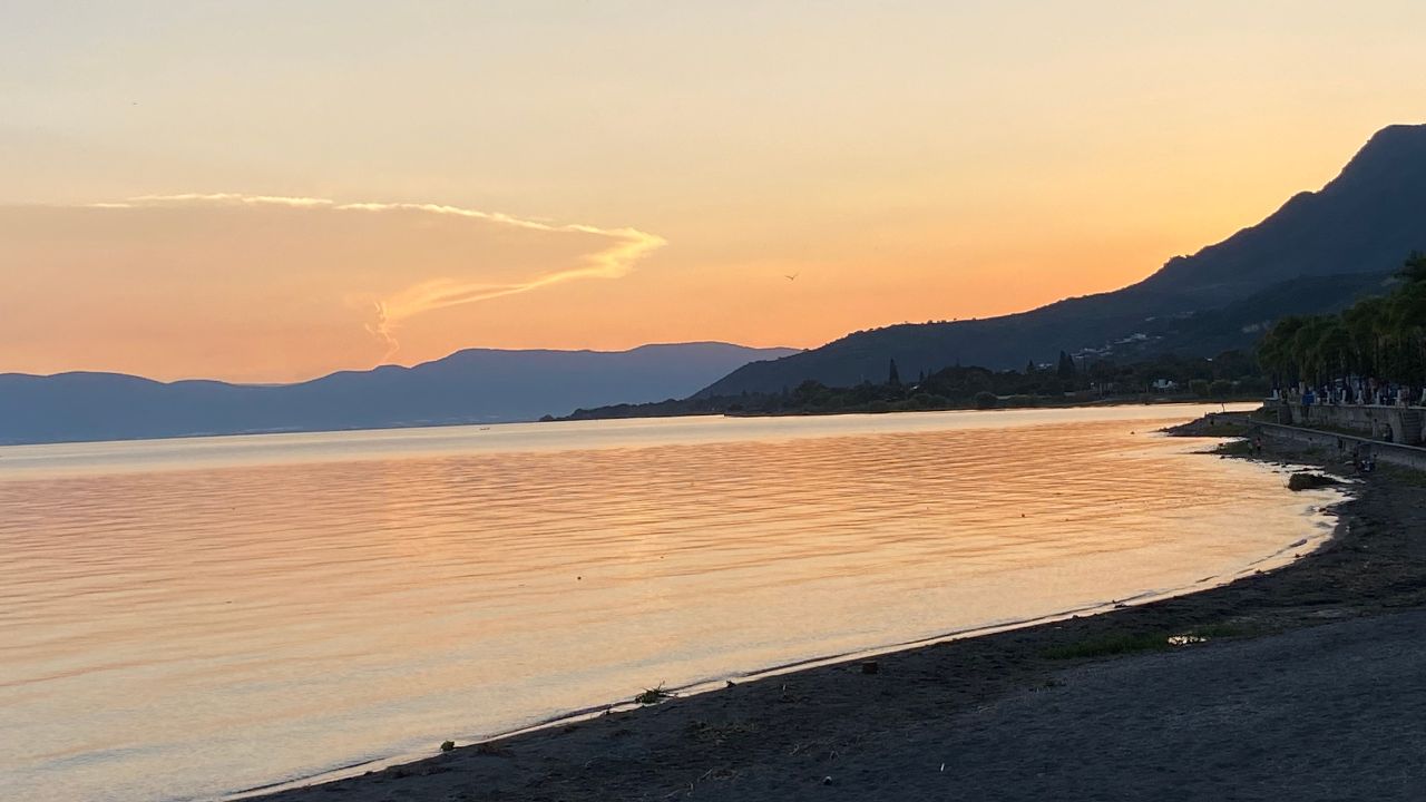 SEQUÍA. El fenómeno de El Niño provoca que el Lago de Chapala pierda gran parte de su agua.