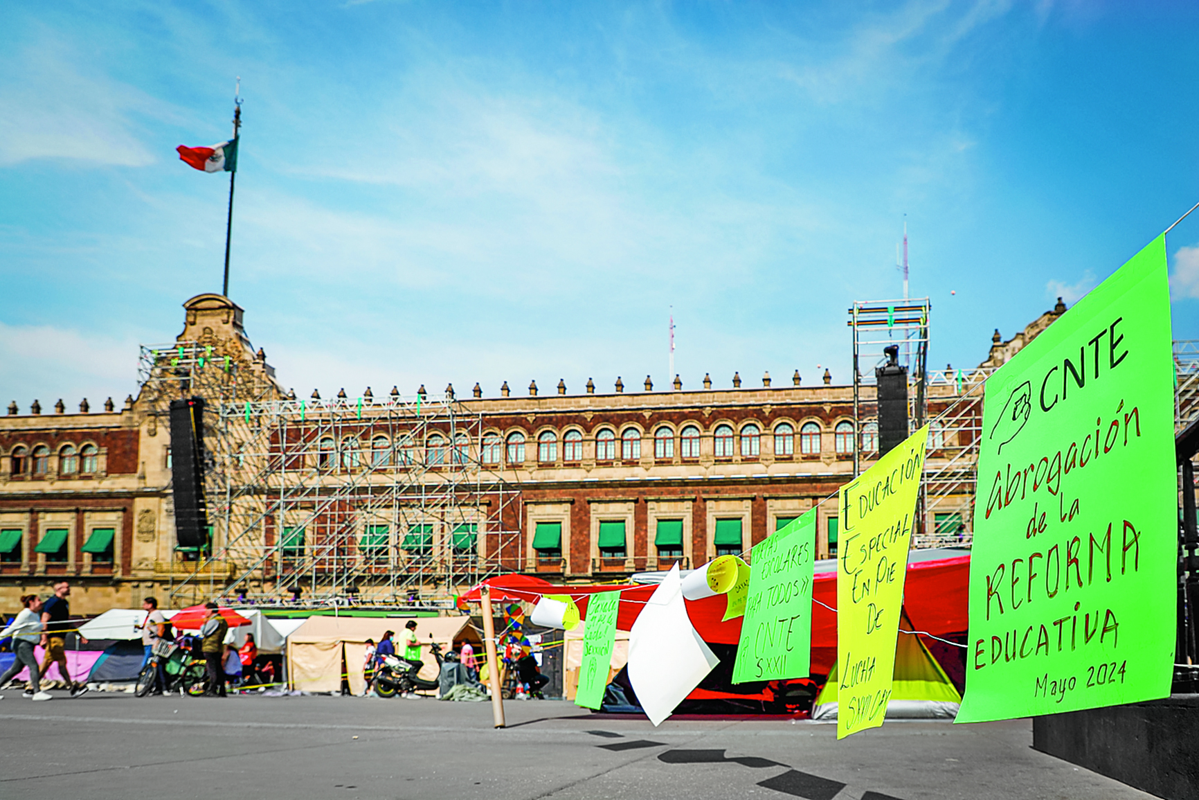 La CNTE levanta este martes su plantón en el Zócalo de la CDMX