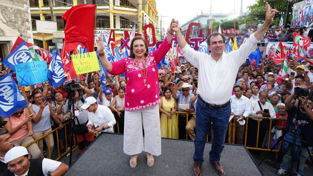 "Los maestros van a ganar bien", apuntó Xóchitl Gálvez