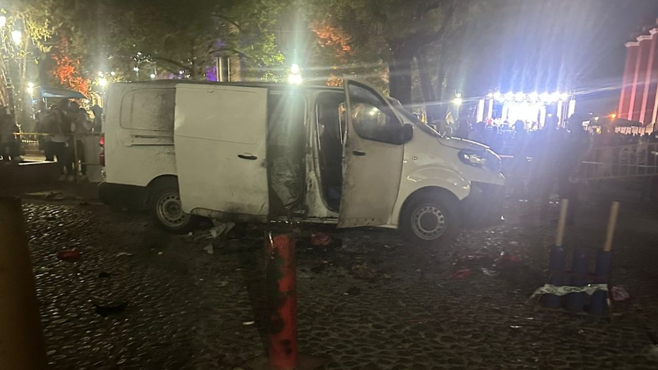 Una camioneta explotó en el cierre de campaña de Fabiola Ricci, aspirante de morena a la presidencia municipal de San Cristóbal de las Casas.