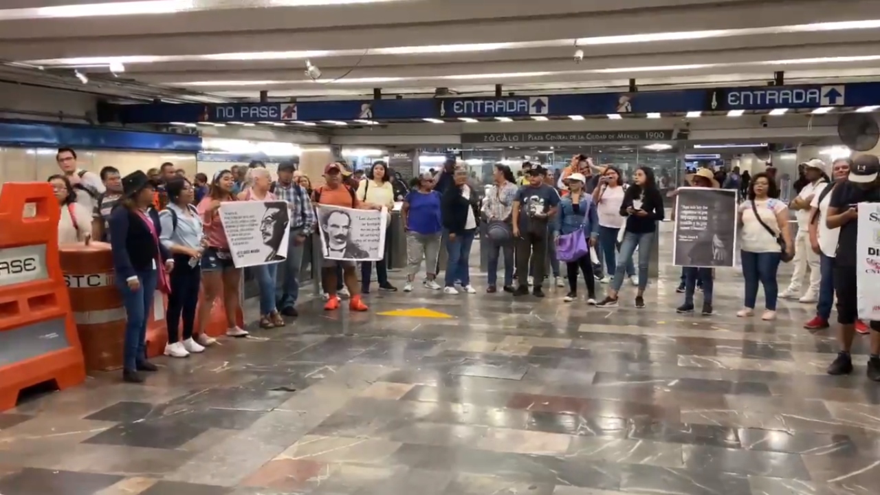 CNTE en el metro