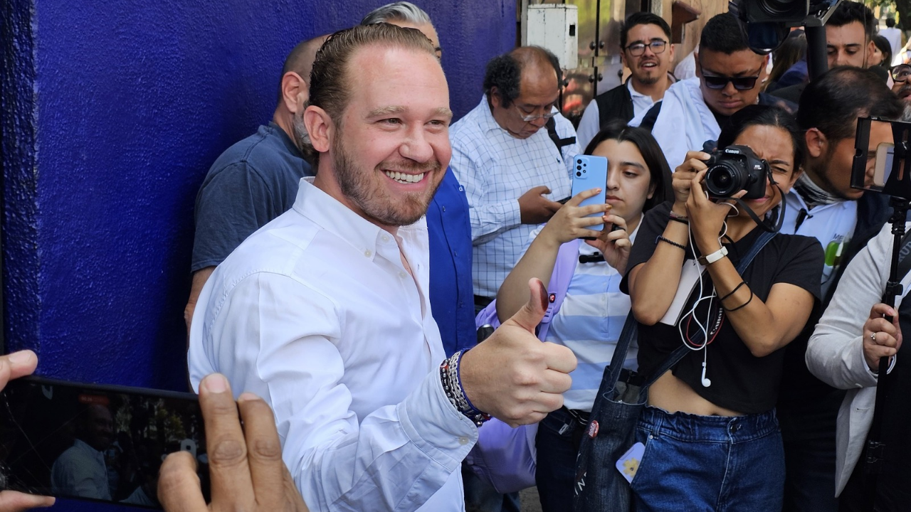 Foto: Rodrigo Cerezo | Santiago Taboada acudió a votar a la colonia San José Insurgentes, en Benito Juárez.