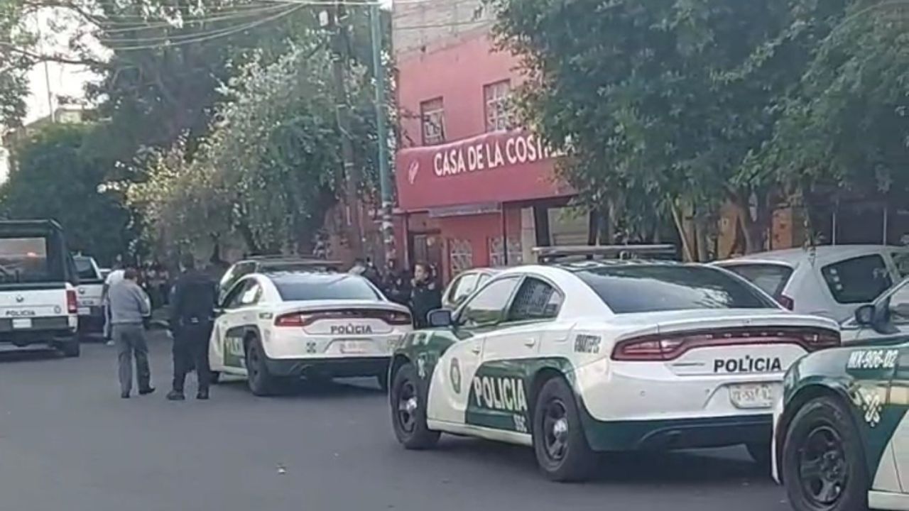 Un muerto y cuatro heridos dejó una balacera al interior de un restaurante en la colonia Agrícola Oriental