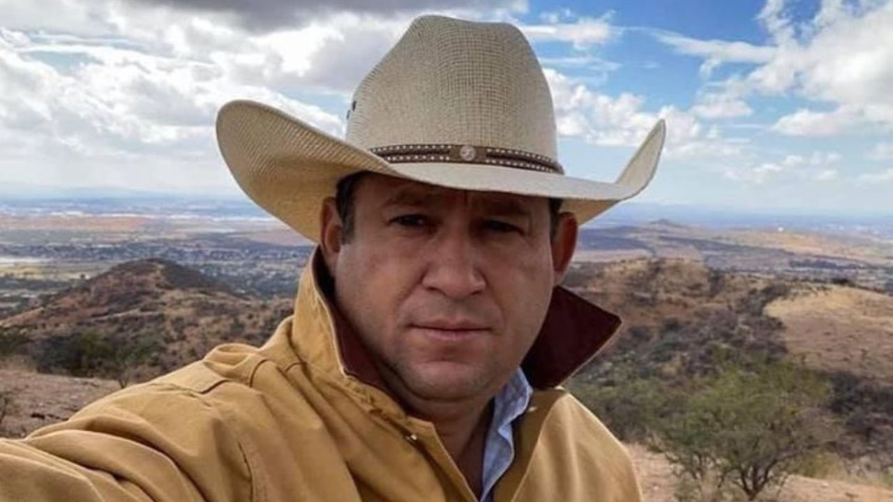 Diego Sinhue cae al montar un caballo y sufre para de fracturas