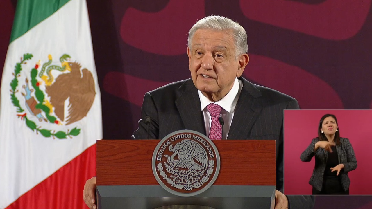 AMLO aseveró que la reunión a la que acudió con gobernadores y la virtual presidenta electa fue para refrendar la unidad del movimiento.