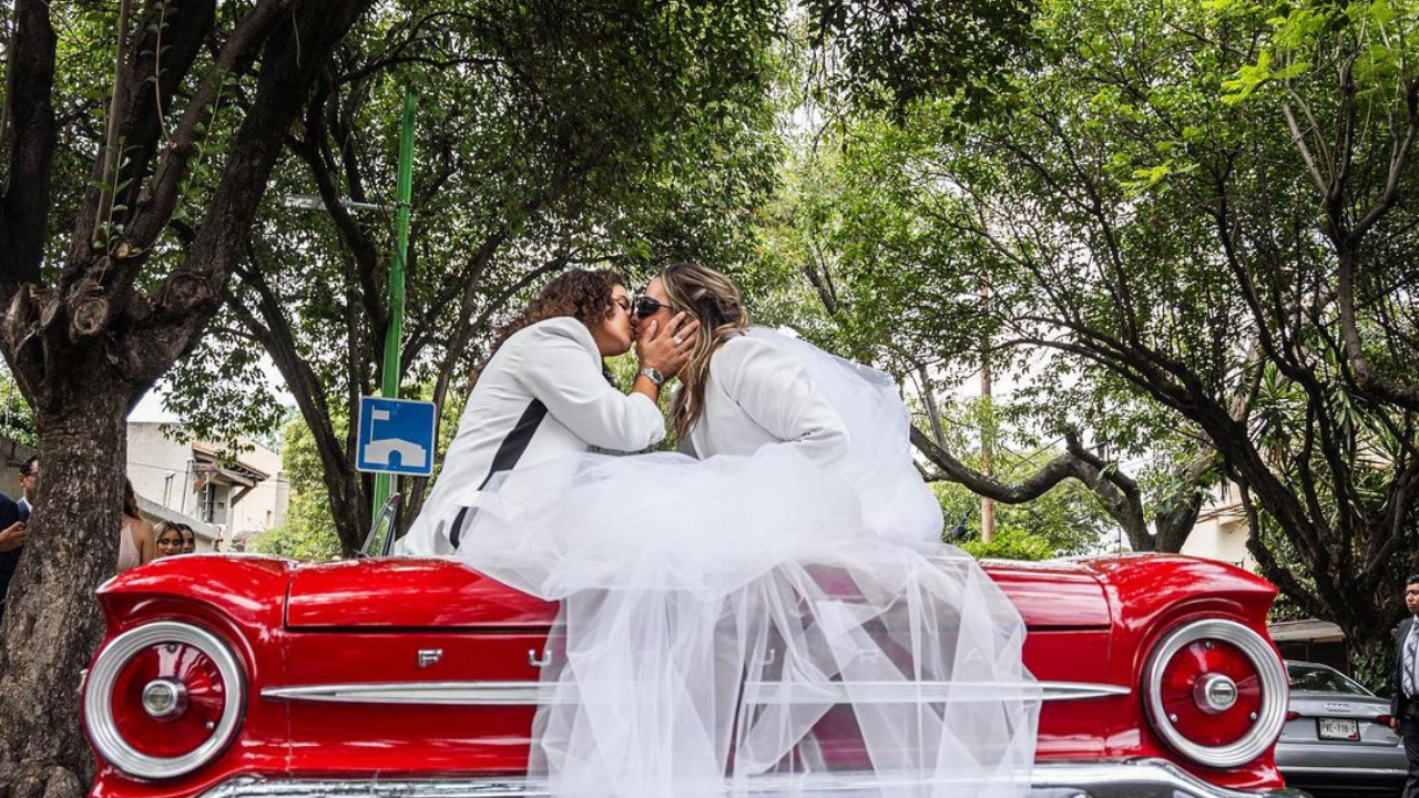 Mariel Duayhe y Saskia Niño de Rivera dieron a conocer que se encuentran esperando lo que será su primer bebé como pareja.