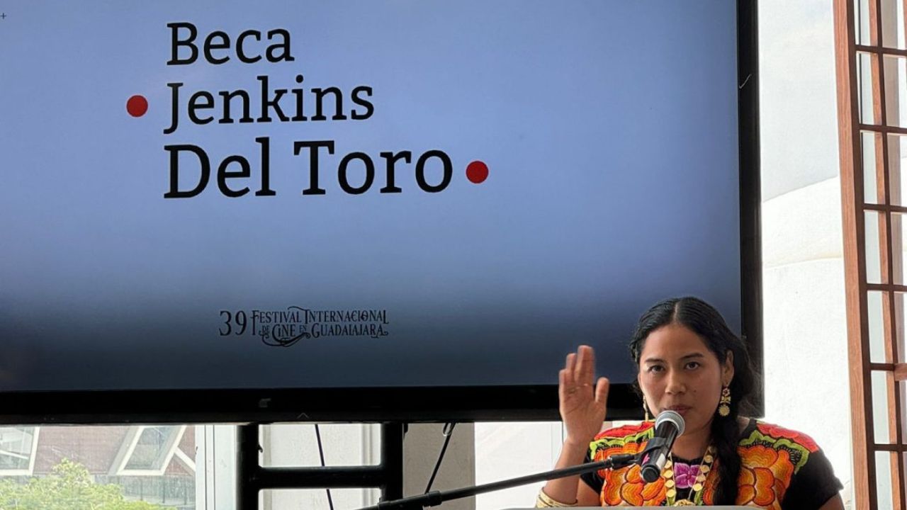 Xóchitl Enríquez Mendoza, originaria de Oaxaca, fue presentada como la ganadora de la Beca Jenkins-Del Toro 2024