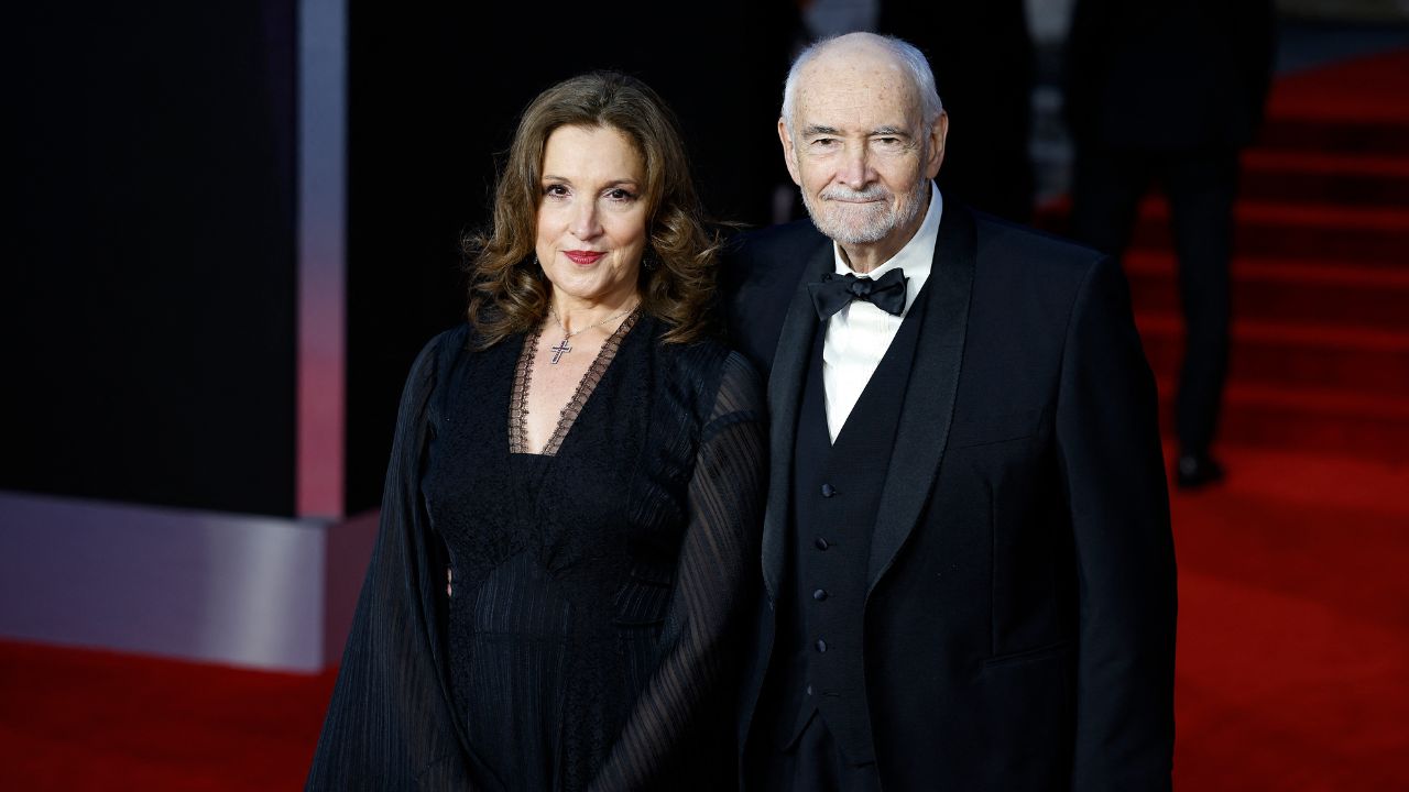 Los medio hermanos Michael G. Wilson y Barbara Broccoli, productores de las películas de James Bond, recibirán el Oscar honorífico