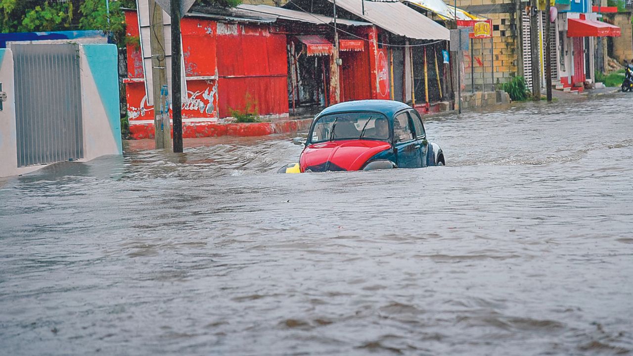 CAMPECHE. La capital estatal se mantiene con intensas lluvias, debido a la presencia del potencial ciclón tropical Uno.