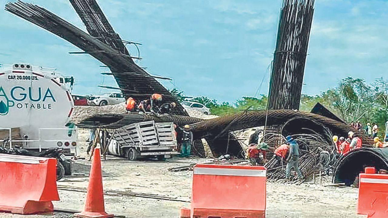 HECHO. Dos estructuras se desplomaron y tres más quedaron inclinadas. Se desconoce si hubo víctimas.