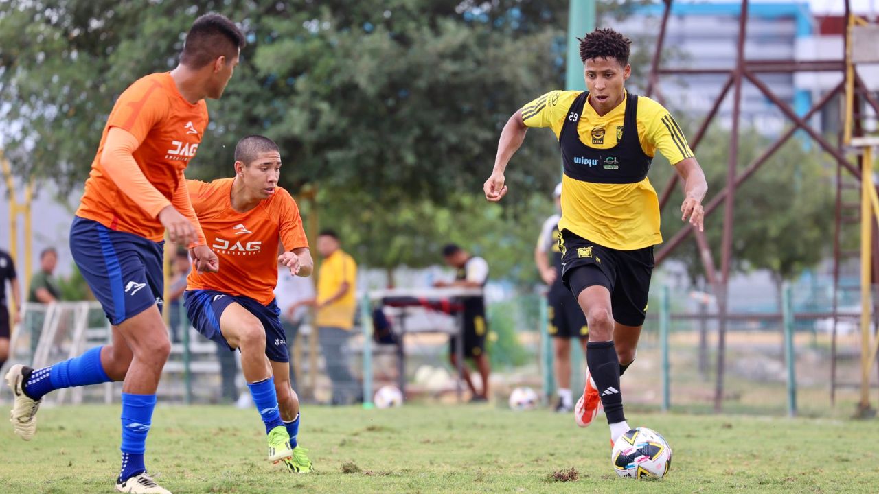 Ante la necesidad de fortalecer su mediocampo para la siguiente temporada, Cruz Azul hizo oficial la llegada del mexicano Andrés Montaño