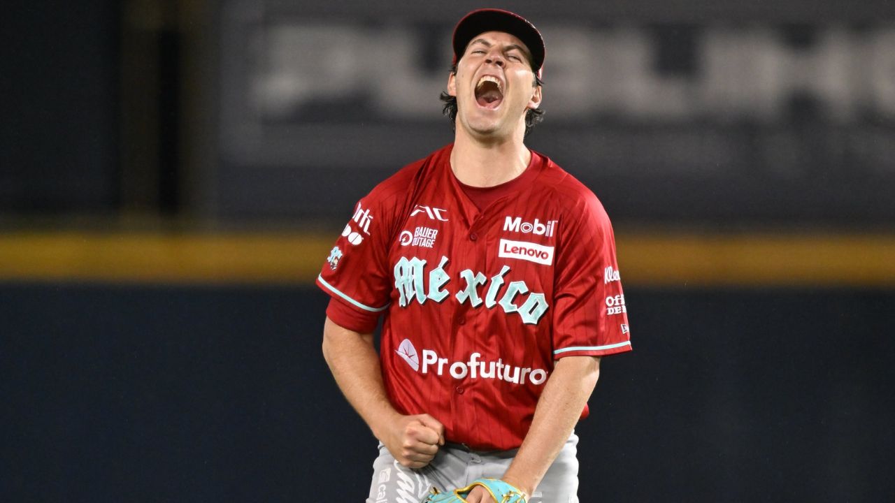 Trevor Bauer, lanzador norteamericano y ahora estrella de los Diablos Rojos, rompió el récord de ponches en un juego de la LMB.