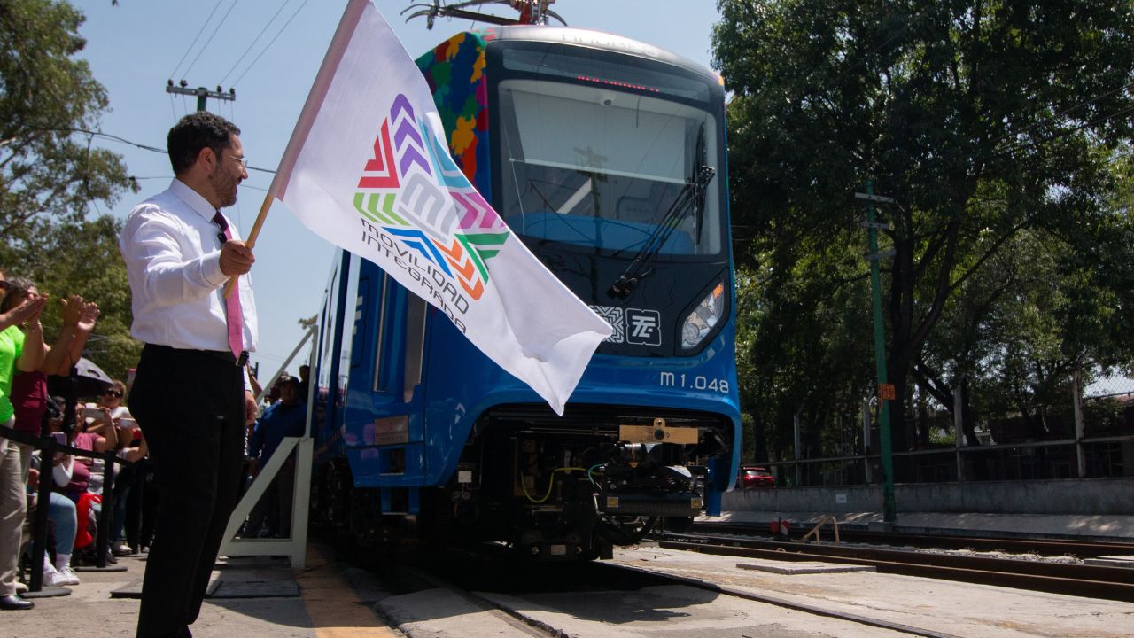 Termina entrega de 9 unidades del Tren Ligero en la CDMX