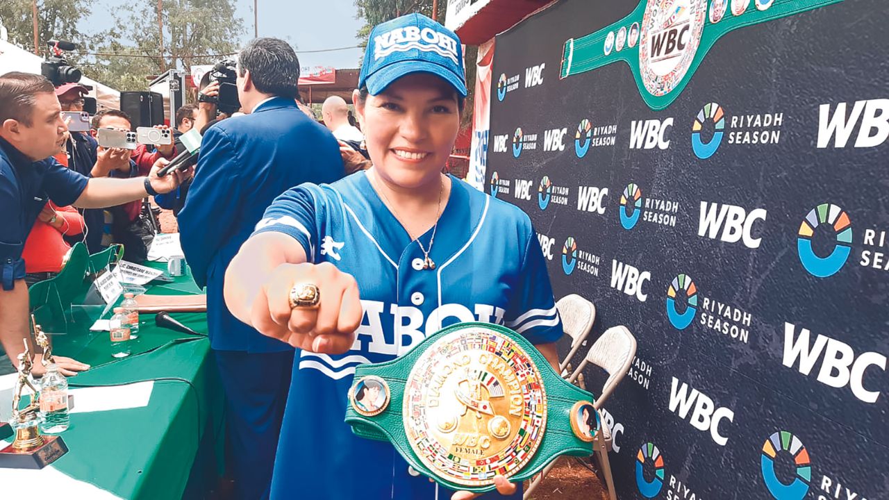 La excampeona mexicana trata de mantenerse vinculada con el pugilismo nacional, aunque hoy afirma estar más ligada a su labor como madre después de ser impulsora del boxeo femeninoLa excampeona mexicana trata de mantenerse vinculada con el pugilismo nacional, aunque hoy afirma estar más ligada a su labor como madre después de ser impulsora del boxeo femenino