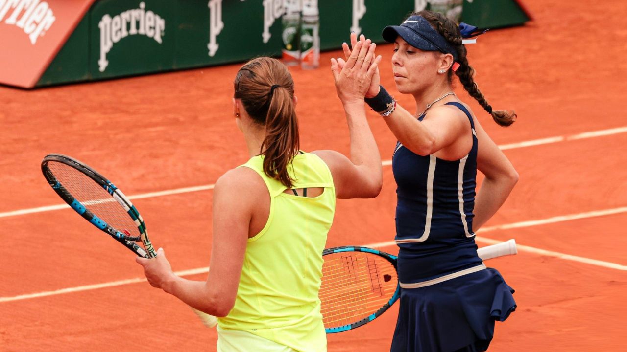 Nuevamente acompañada por la rusa Aleksandra Panova, la tenista mexicana Giuliana Olmos avanzó a los cuartos de final en parejas dentro de Roland Garros