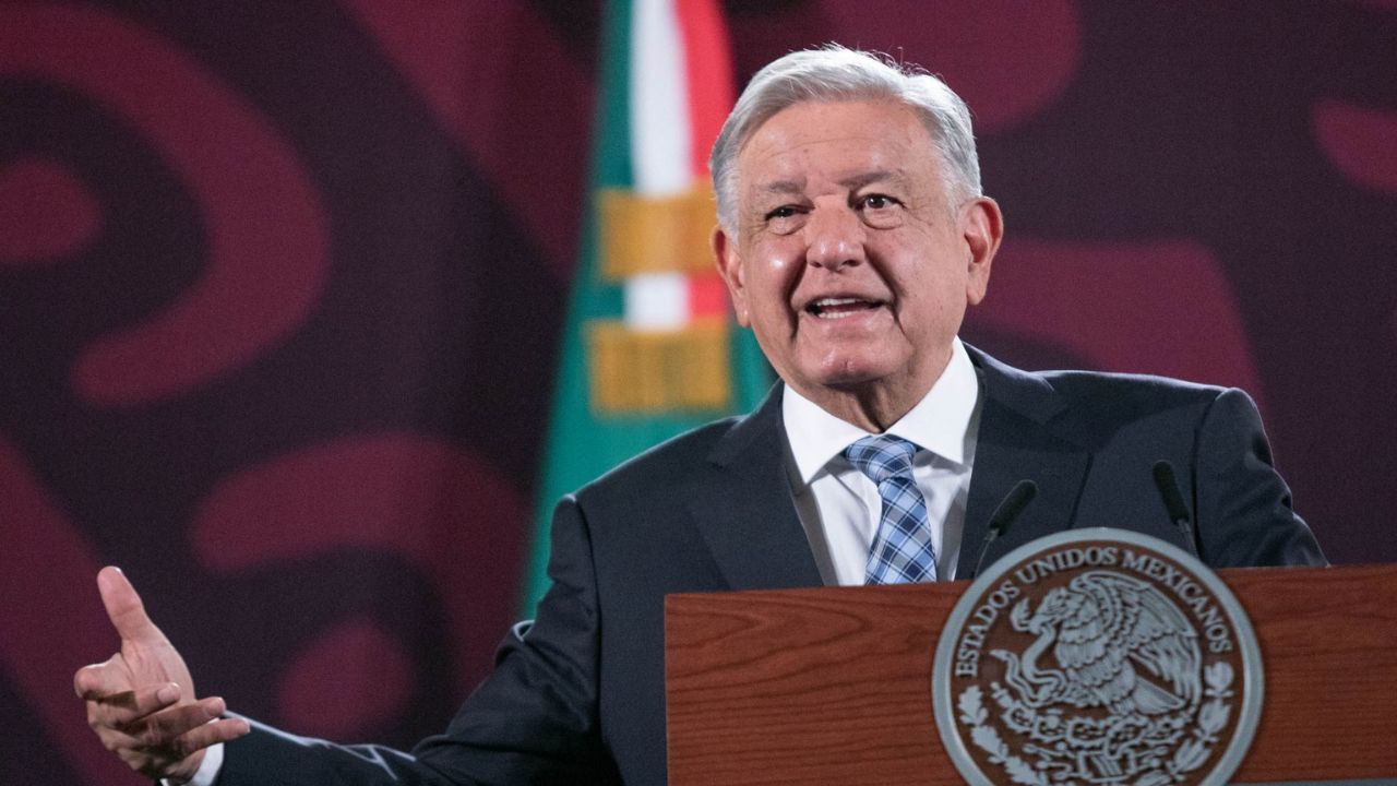 AMLO asegura no hubo dedazo para elegir gabinete de Sheinbaum y que está de acuerdo en que sea comandanta de las Fuerzas Armadas