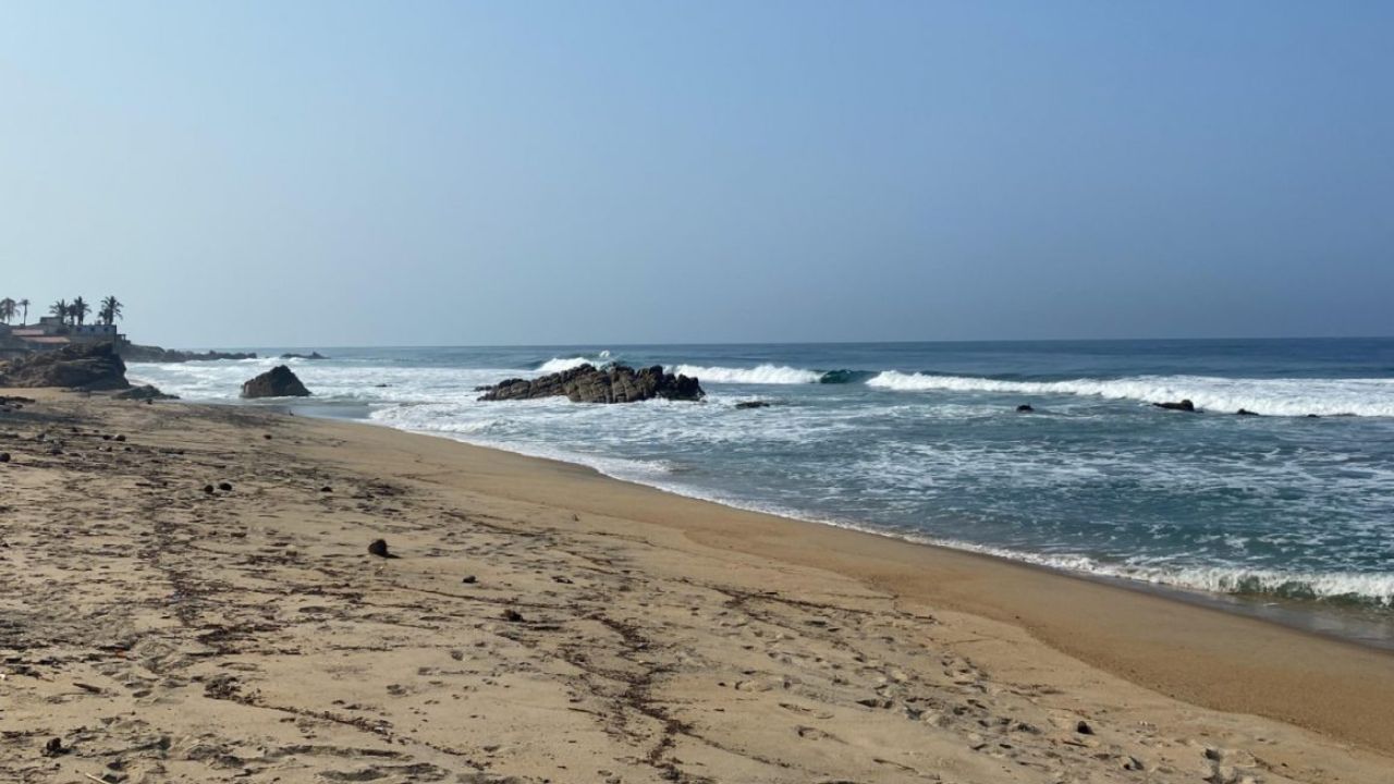 Guerrero. Autoridades piden a la población restringir las actividades en el mar y la playa