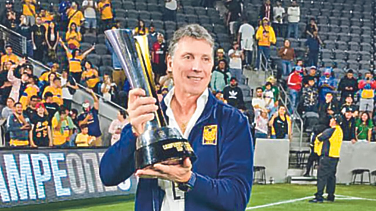 Sin una confirmación más allá del mensaje institucional en el que se dio por concluida la relación laboral entre ambas partes, Robert Dante Siboldi dejó de ser entrenador de los Tigres de la UANL e