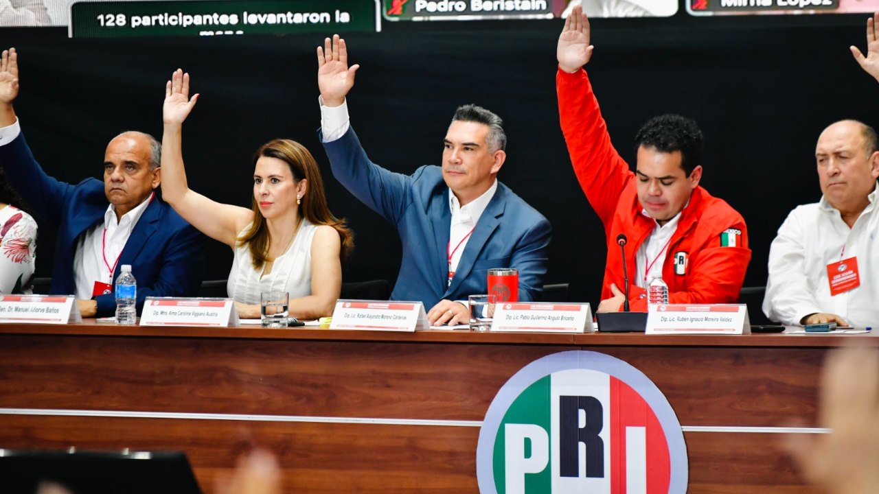 El presidente del PRI tomó protesta a los integrantes de la coordinación nacional organizadora de la XXIV Asamblea Nacional Ordinaria