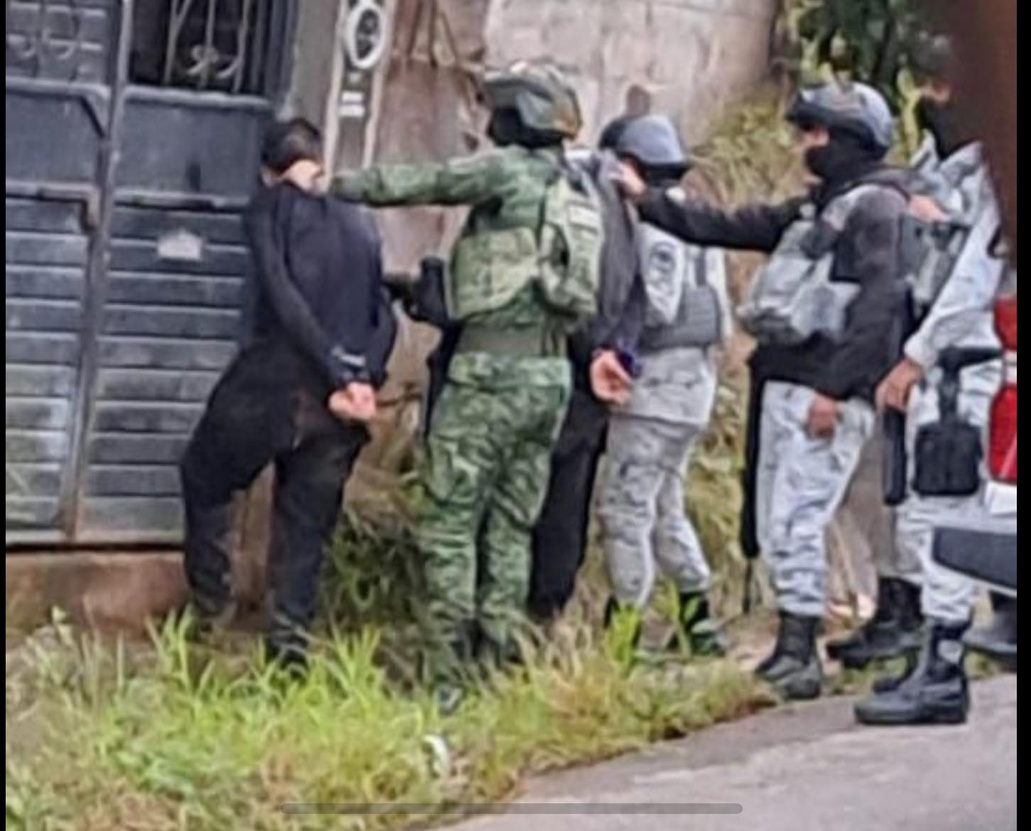 Imagen de la detención de los presuntos autores materiales de la masacre.