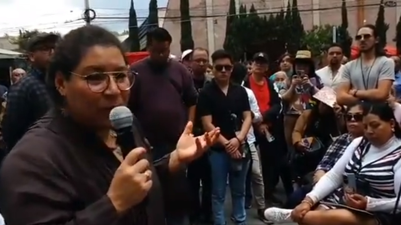 Foto: Captura de pantalla x@LeniaBatres/ LeniaBatres durante sesión informativa en Iztapalapa