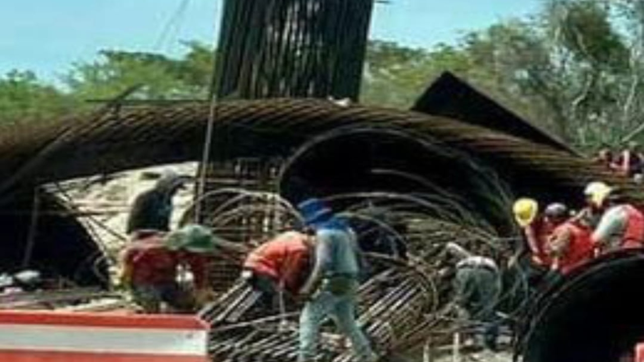 Foto: Pedro Hernández/ Derrumbe en estructura de Tren Maya en Quintana Roo