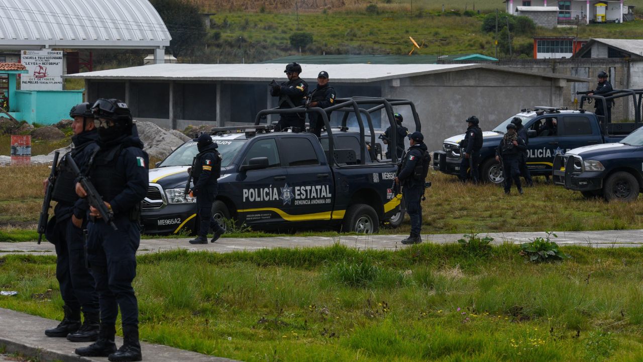 Cuatro elementos de la policía del Edomex fueron detenidos por su probable participación en el robo a una bodega en Nezahualcóyotl