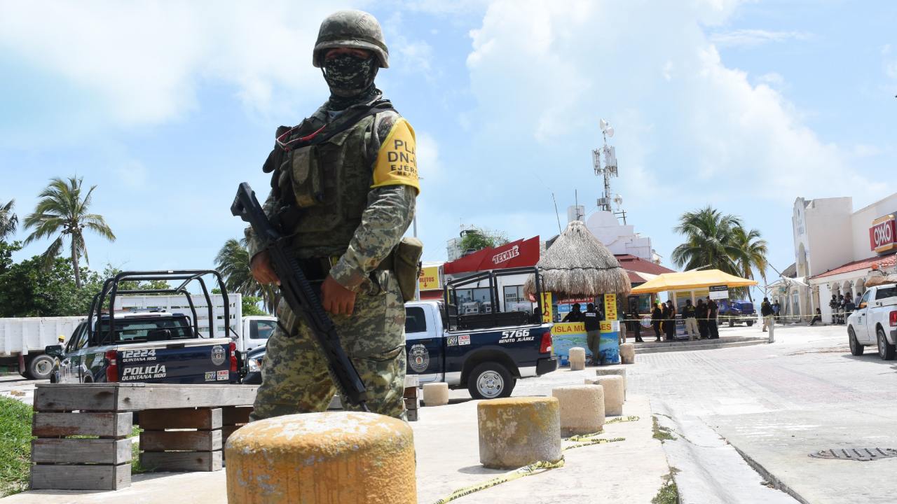 La FGE de Quintana Roo inició una carpeta de investigación por el homicidio de un hombre ocurrido en la comunidad El Gallito, en Bacalar.