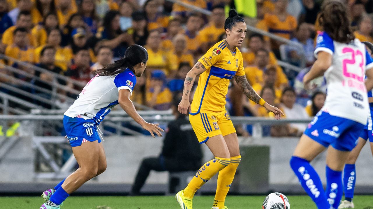 La final de ida del Campeón de Campeonas de la Liga MX Femenil entre Rayadas y Tigres terminó con un empate 0-0