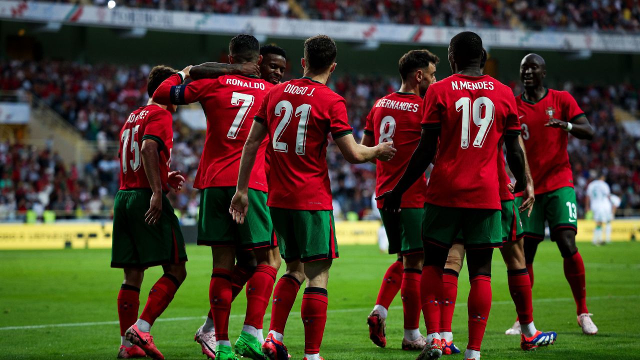 Con un resultado final de 3-0 en el Estadio Municipal de Aveiro, Cristiano Ronaldo comandó la goleada de Portugal ante Irlanda