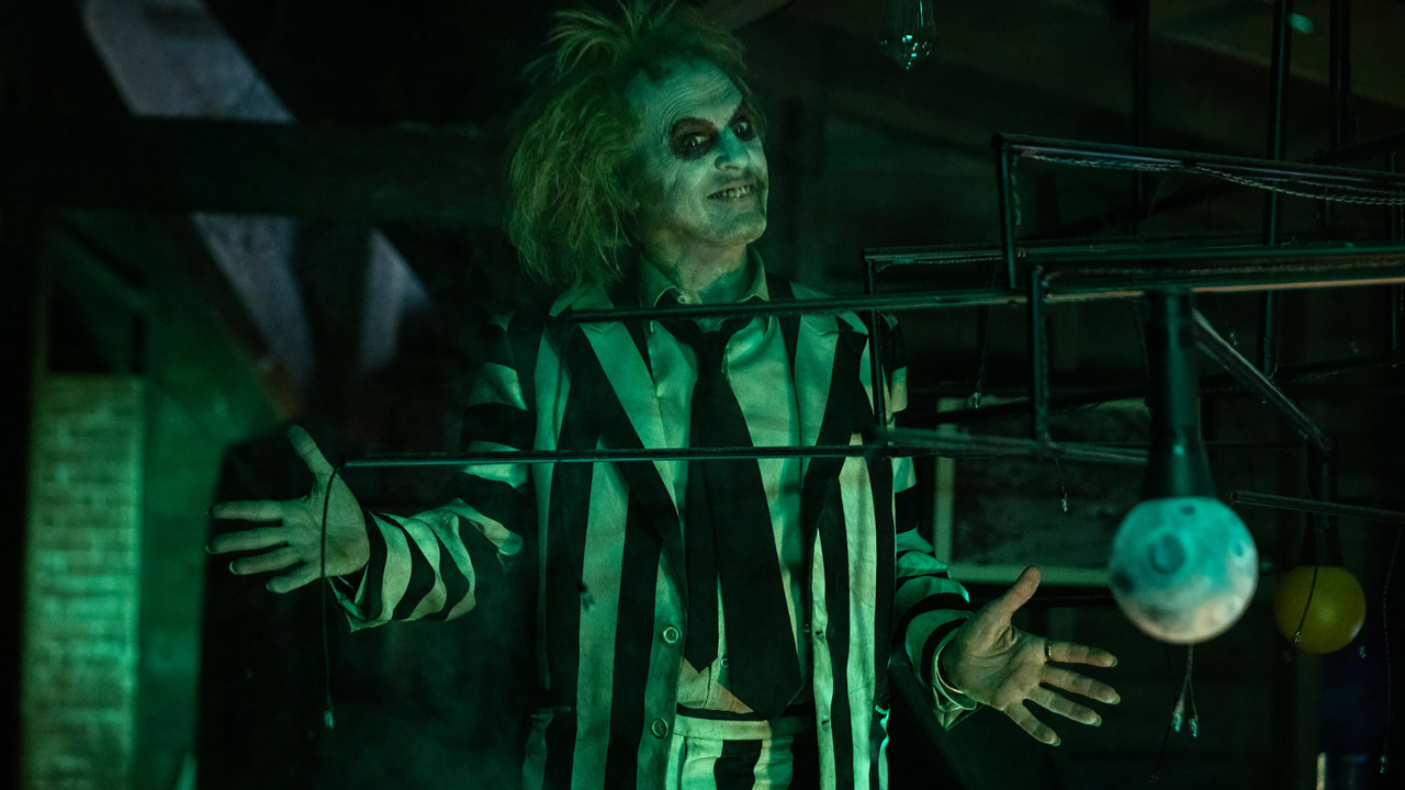 Michael Keaton como Beetlejuice en la secuela de la cinta de 1988.