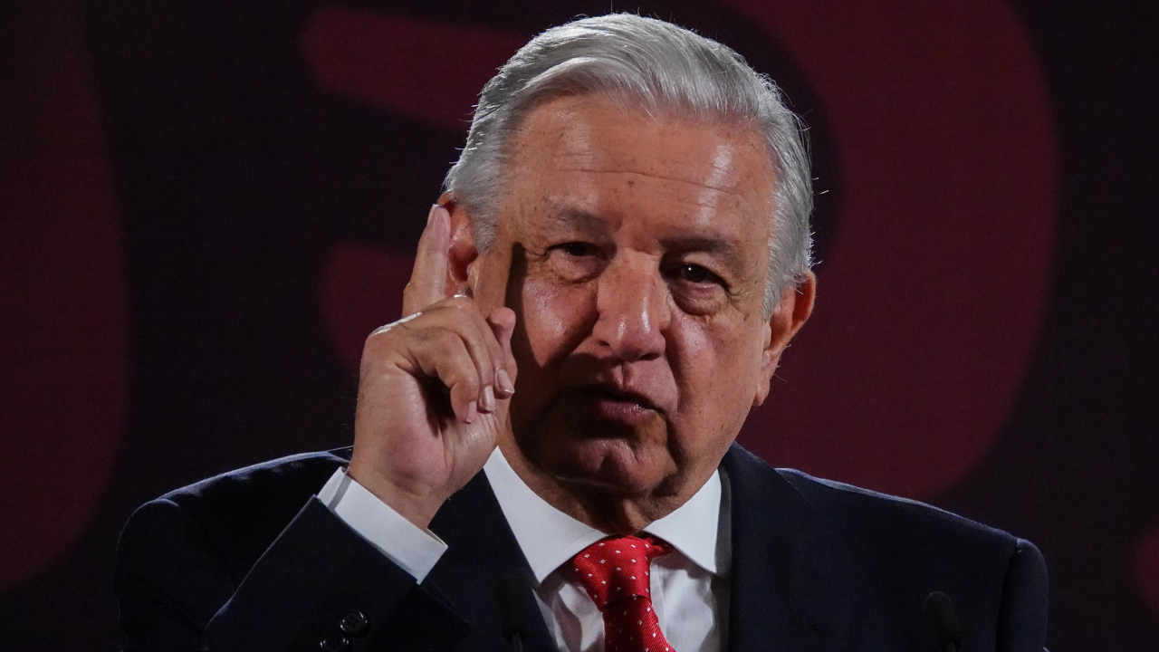 AMLO - INE