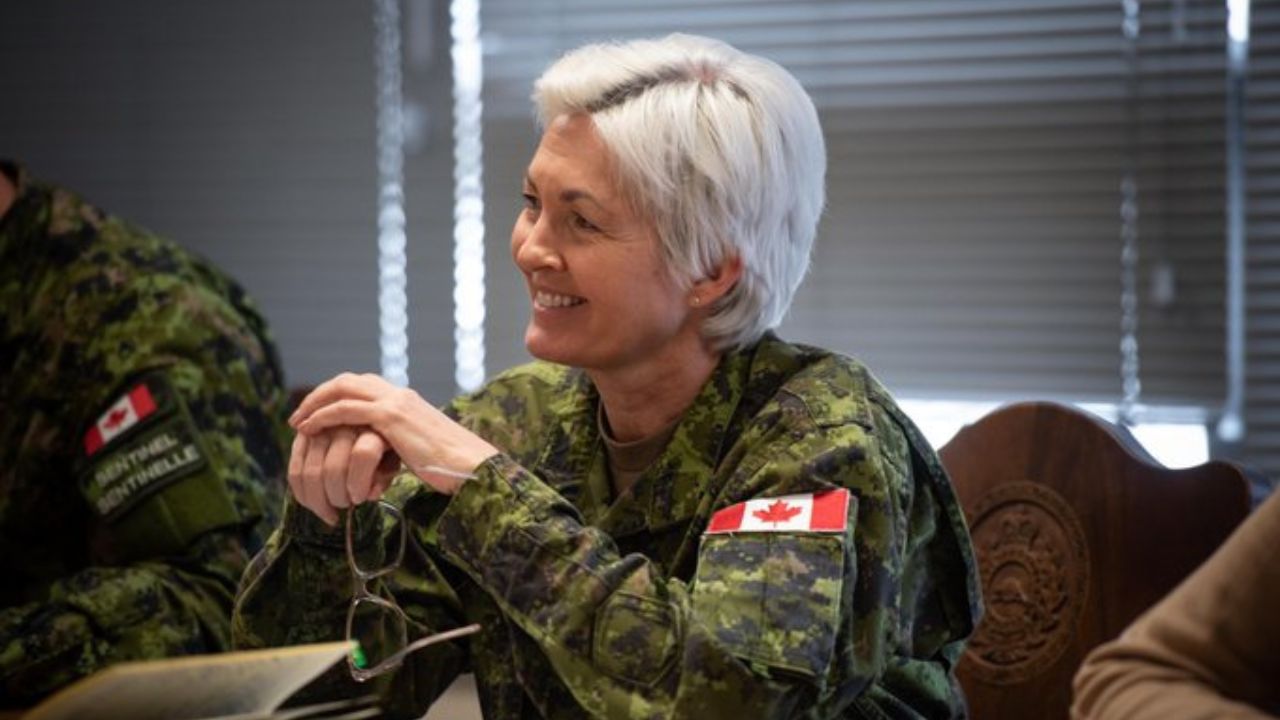 Justin Trudeau anunció el nombramiento de la primera mujer a cargo del Ejército de Canadá en un momento geopolítico complicado