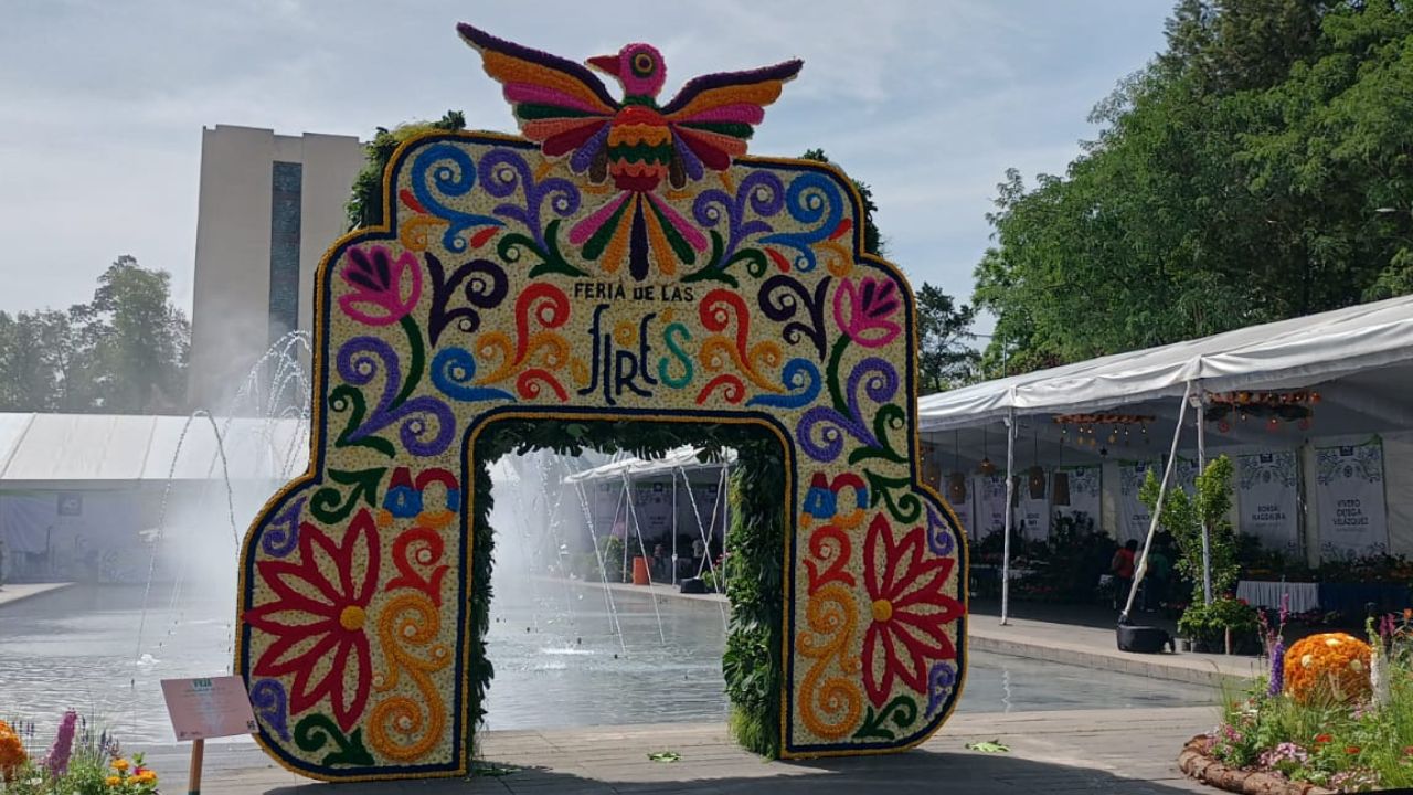 En el evento inaugural también se presentaron personajes como Margarita Zavala, Luisa Gutierrez y Marta Villaseñor, presidenta del patronato de la Feria de las Flores