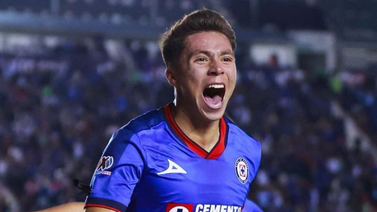 Reportan que Cruz Azul alista demanda contra agentes de Huescas y al Copenhague FC