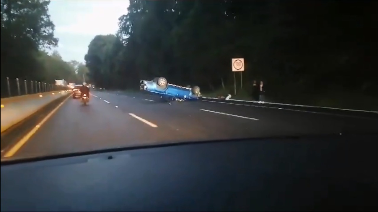 volcadura en la autopista México-Cuernavaca