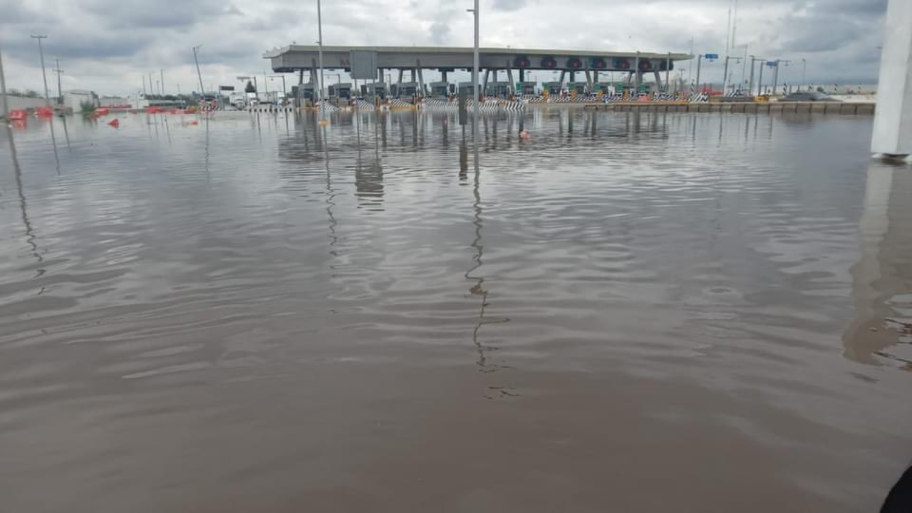 inundaciones en el Circuito Exterior Mexiquense