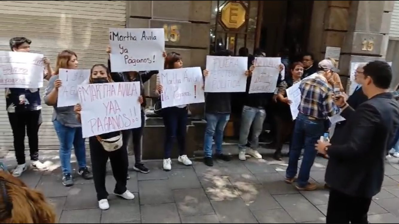 Manifestación por falta de pago