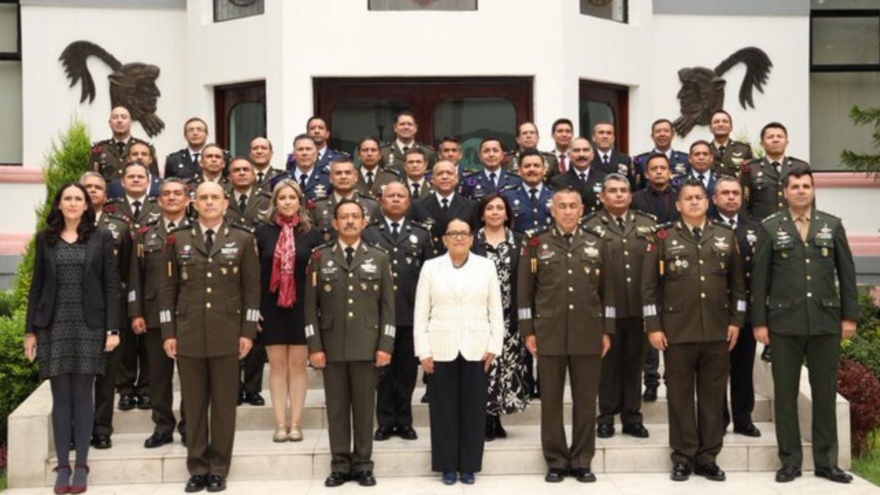 Rosa Isela se reunió con docentes de la Maestría en Seguridad Nacional tras invitación del general secretario Luis Cresencio Sandoval,