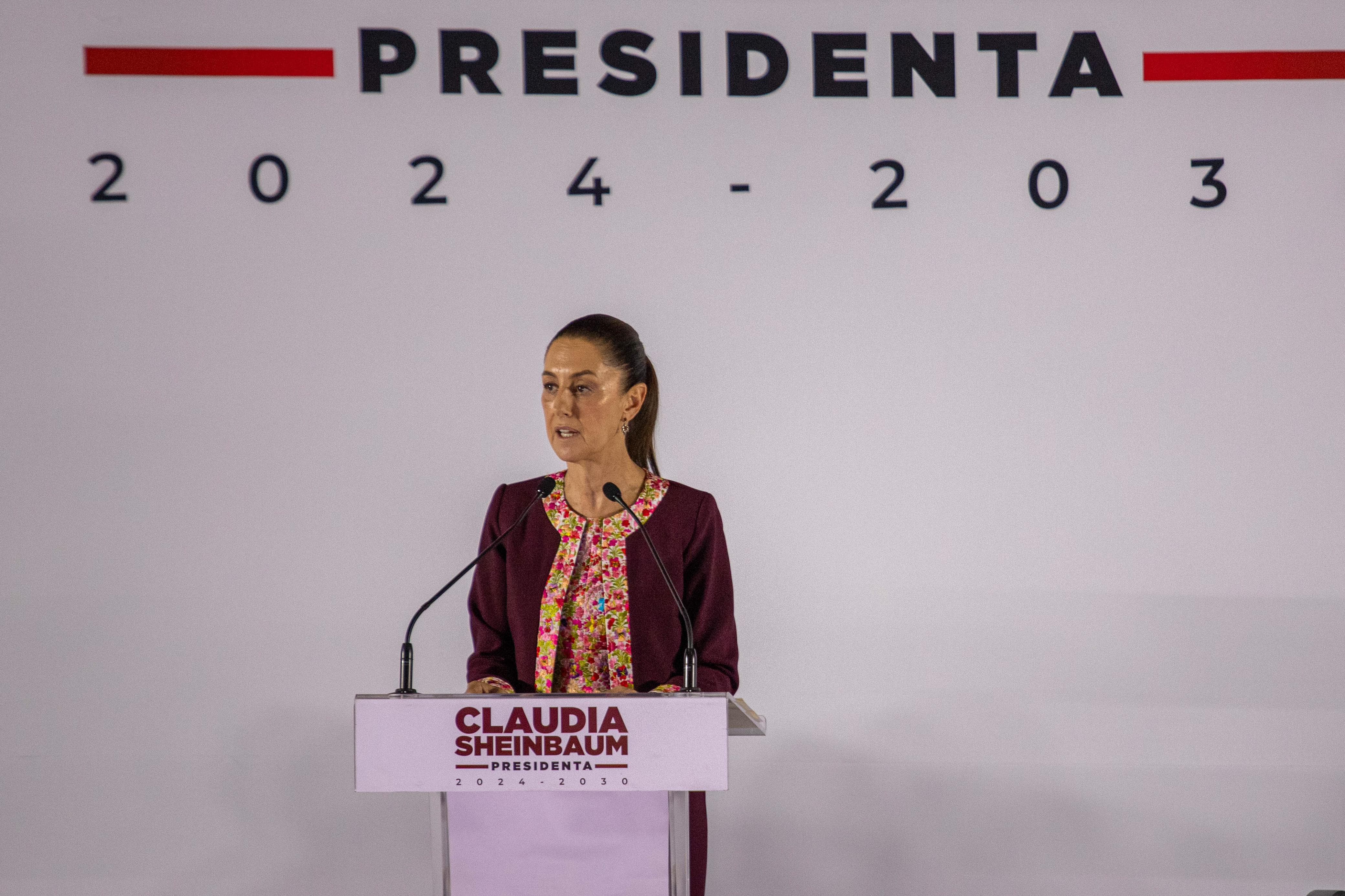 La virtual presidenta electa durante el nombramiento de los nuevos miembros de su gabinete.