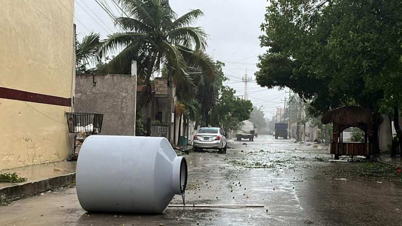 El Gobierno del Estado ha implementado una zona de prevención por efectos de huracán desde Puerto Costa Maya hasta Cancún, incluyendo Cozumel