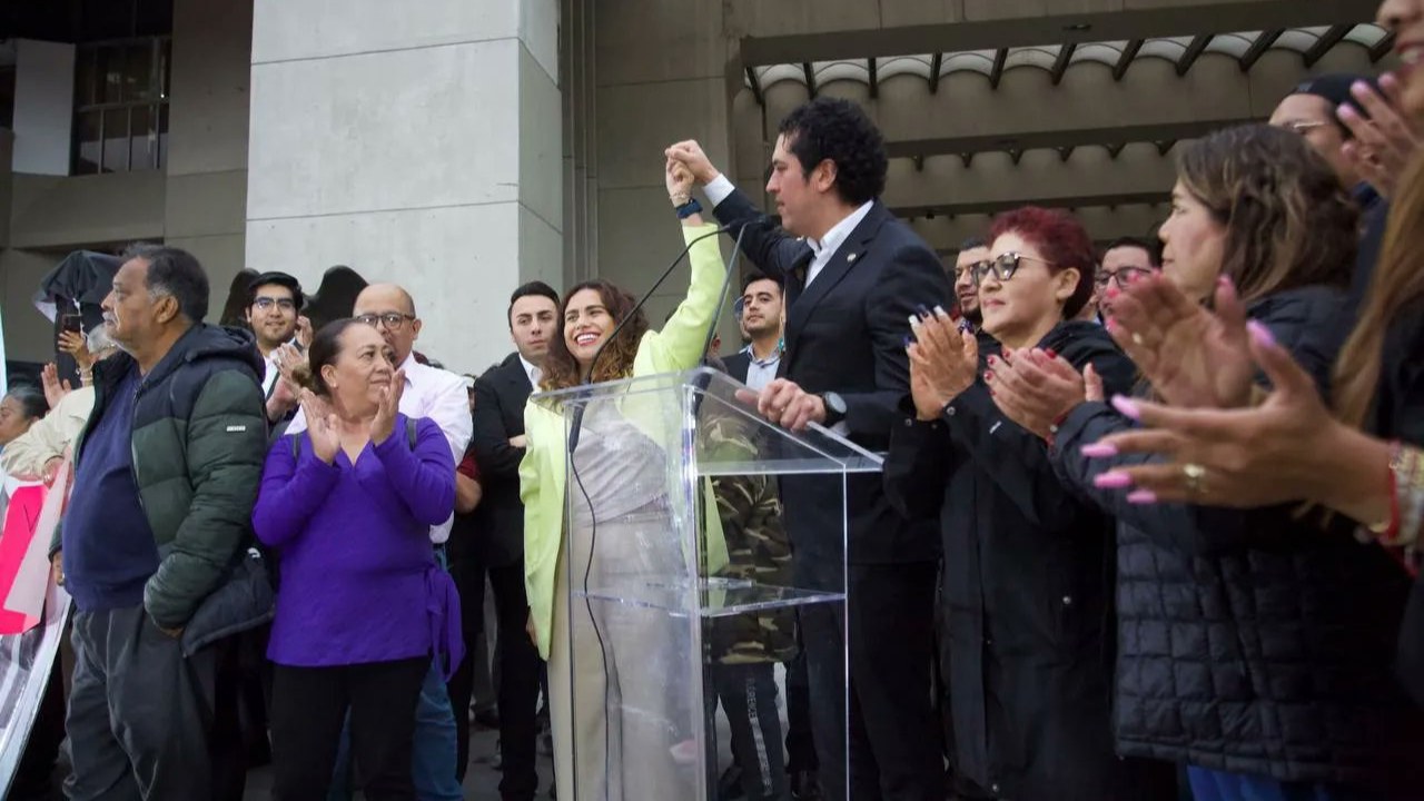 Alrededor de 5 mil vecinos de la Cuauhtémoc se congregaron en la explanada de la alcaldía para manifestar su apoyo a Caty Monreal