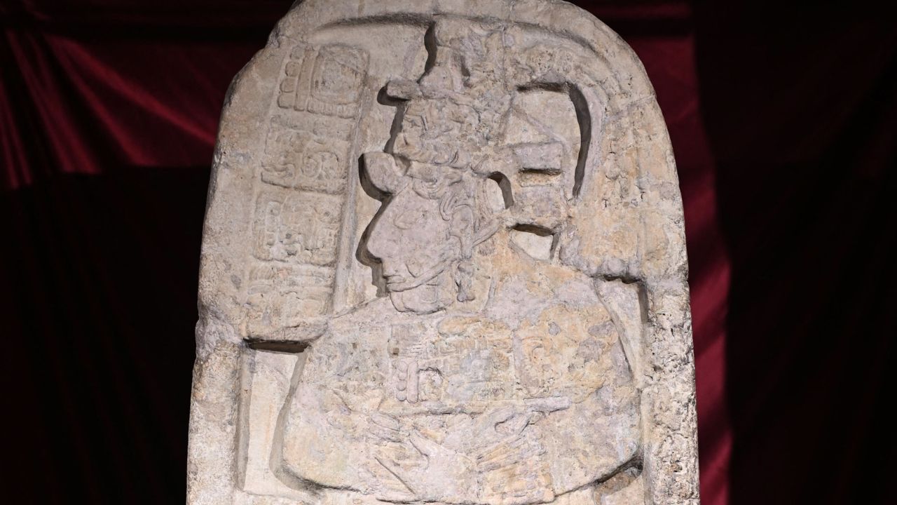 Un monumento de la prominente Señora Seis Cielo, que representó una figura femenina de gran poder en la cultura Maya, comenzó a exhibirse en el Museo de Guatemala