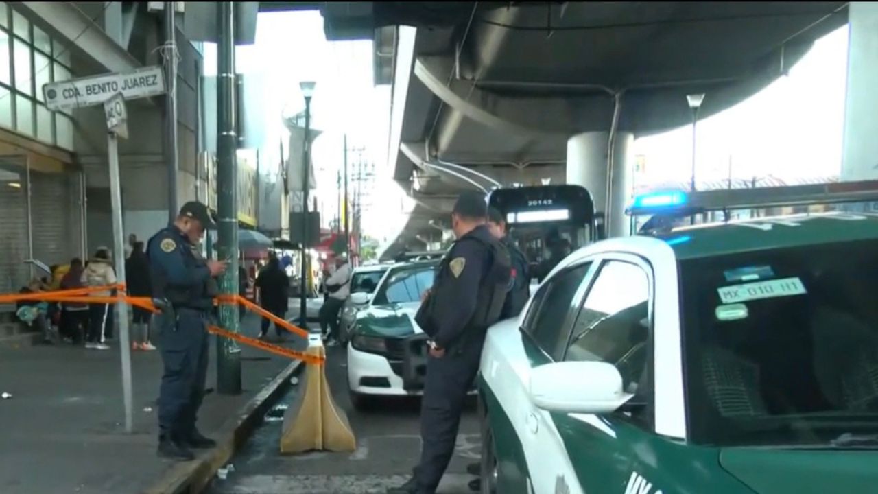 Peligro. Policías de la SSC reportaron el asesinato de un hombre por oponerse a un asalto en la estación Culhuacán.