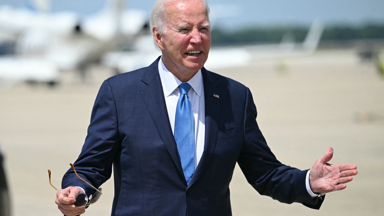 El presidente estadounidense, Joe Biden, hizo su primera aparición pública, desde que abandonó la carrera presidencial